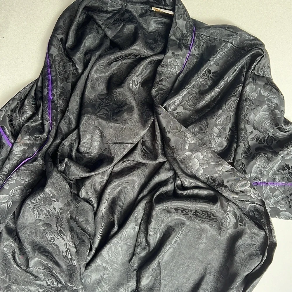 Victoria’s Secret robe Gold label black purple trim dark floral soprano mob wife